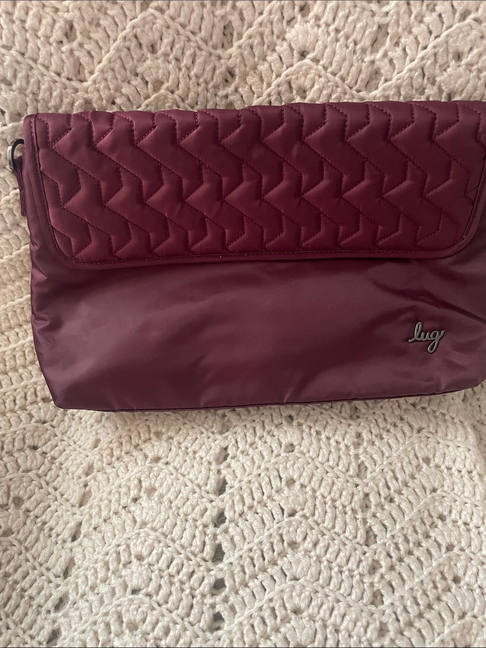 Lug Soar Wine Red